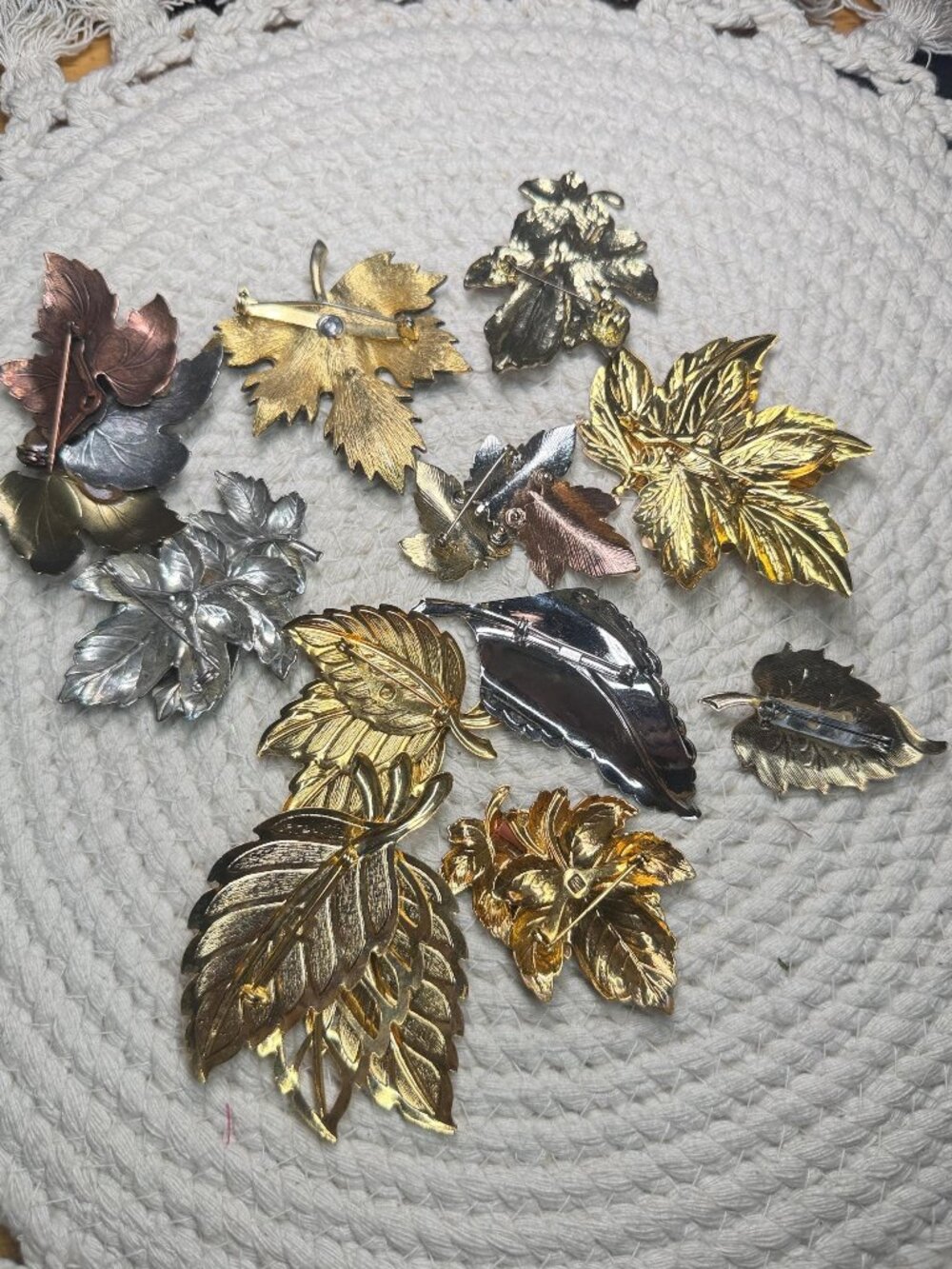 Vintage Leaf Brooch Lot 11 Enamel Metal Pins Fall Autumn Jewelry - Picture 10 of 11